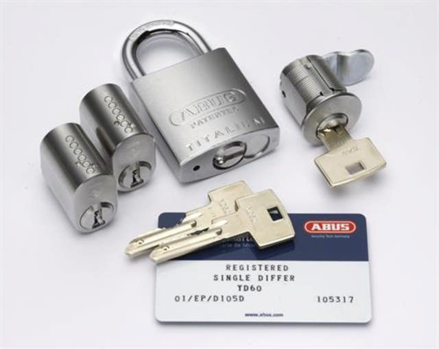 Startsæt villasæt m/2 ovale cylindre, postkasse og Hængelås, 3 nøgler