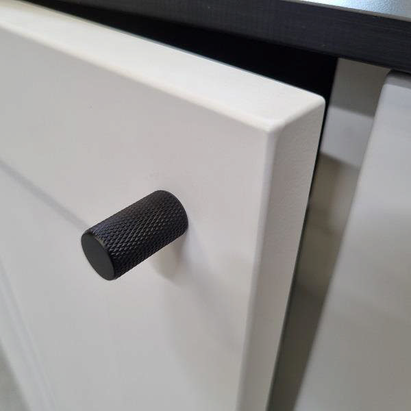 Møbelknop Grip ø14x25mm Sort